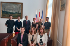 29 Ręka dr Lujzy Urbancovej upamiętniła naszą wizytę w Ambasadzie Republiki Słowackiej w Warszawie